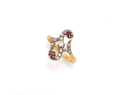 Bague marquise en or 750 et platine 850 millièmes,...