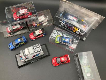 10 Voitures miniatures «rallye ». (9 voitures,...