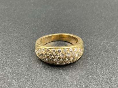 Bague jonc en or jaune 750 millièmes, pavage...