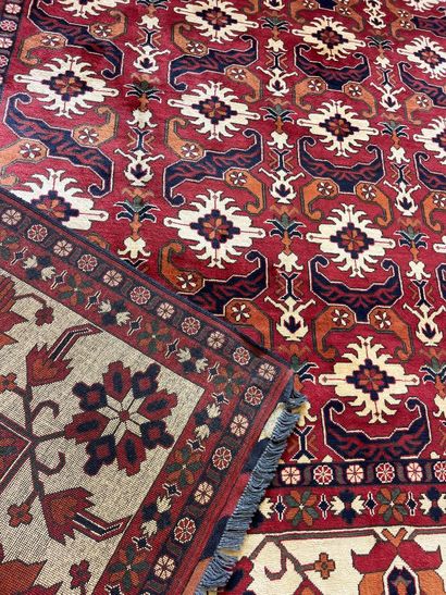 A handmade Oriental rug, size approx. 4.20...