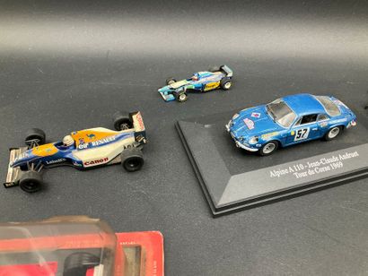 Voitures et motos miniatures «grand prix»....