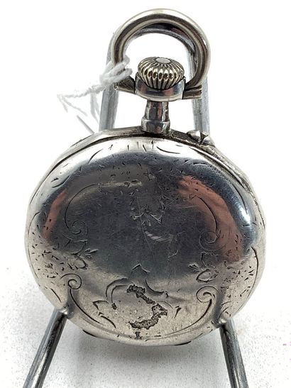 montre à gousset en argent, poinçon crabe.
Fonctionnelle.
Poids...