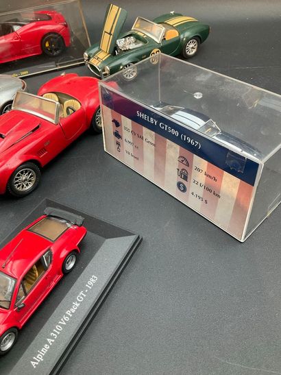 6 voitures de sport miniatures (Porsche,...