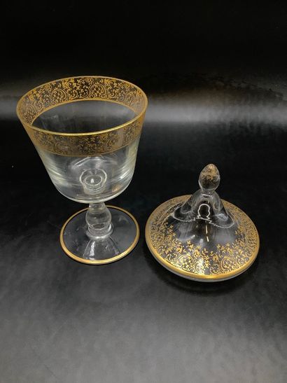Beau drageoir Ou compotier en verre à décor...