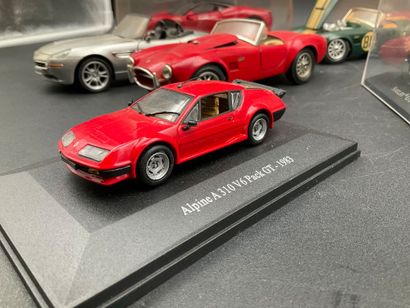 6 voitures de sport miniatures (Porsche,...