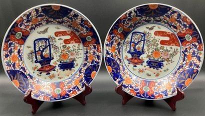 Paire de plats en porcelaine Imari, diamètre...