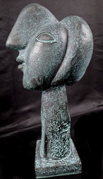 Art Moderne: Portrait of a woman in bust...