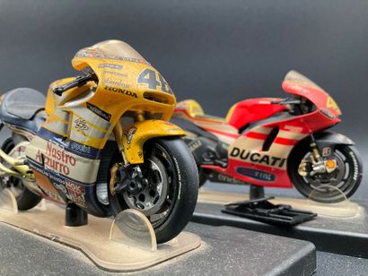 Voitures et motos miniatures «grand prix»....