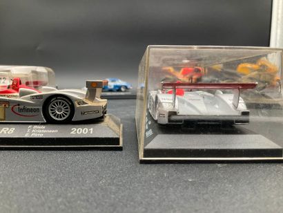 Voitures et motos miniatures «grand prix»....