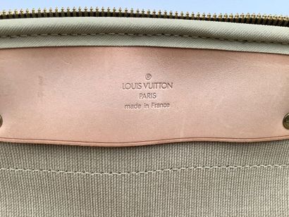 Louis Vuitton, très beau sac de voyage modèle...