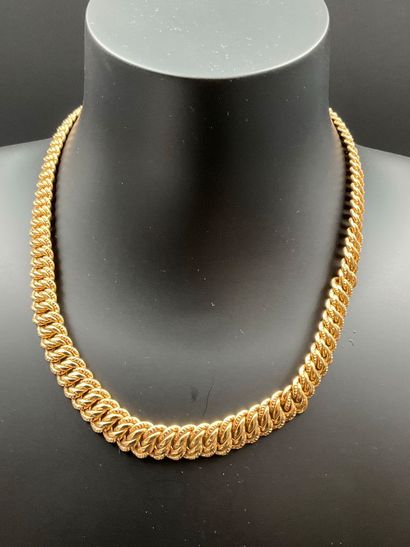 Collier en jaune 750 millièmes, mailles américaines....