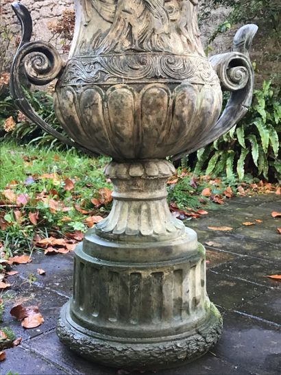 Pair of Medici vases in lost-wax cast brass,...