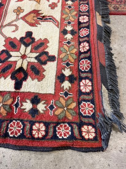 A handmade Oriental rug, size approx. 4.20...