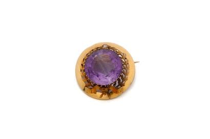 Broche en or 750 millièmes, de forme ronde,...