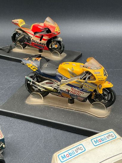 Voitures et motos miniatures «grand prix»....