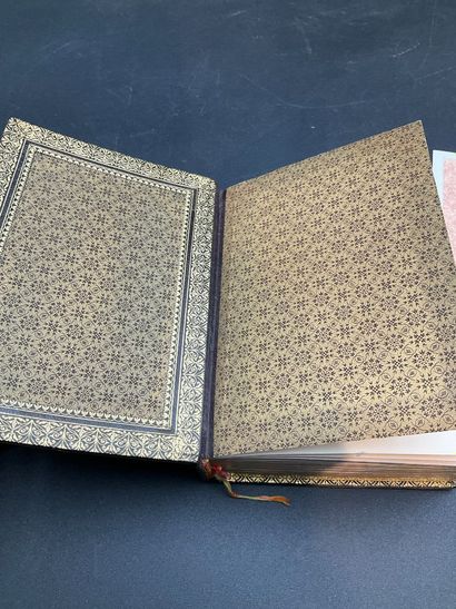 Un très beau missel, tranche doré, cuir en...