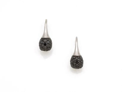 Paire de boucles d'oreilles en or gris 750...