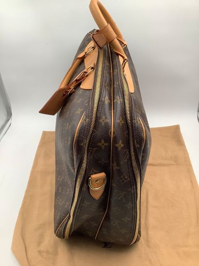 Louis Vuitton, très beau sac de voyage modèle...
