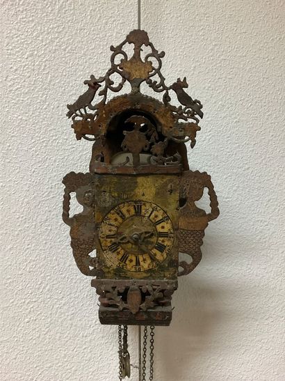 Horloge murale Frisonne (Pays-Bas) XIXe siècle.
Décor...