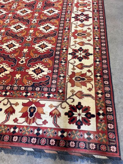 A handmade Oriental rug, size approx. 4.20...
