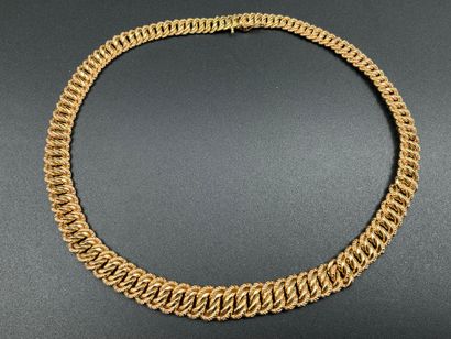 Collier en jaune 750 millièmes, mailles américaines....