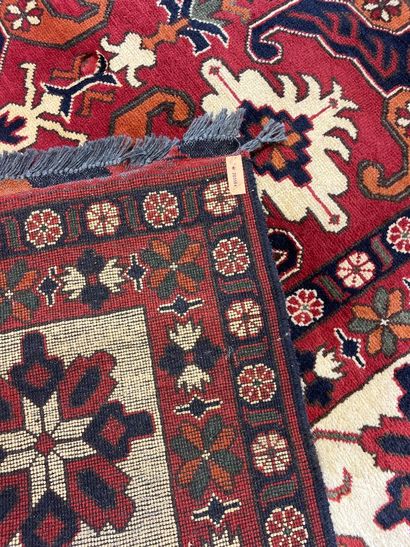 A handmade Oriental rug, size approx. 4.20...