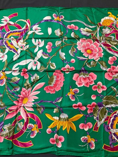 Chanel scarf in green silk with multicolored...