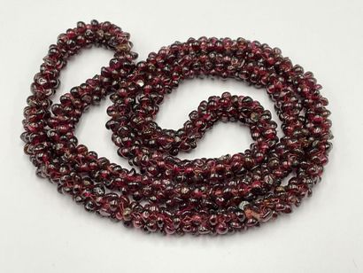 Braided GRENAT pearl necklace. Length 65...