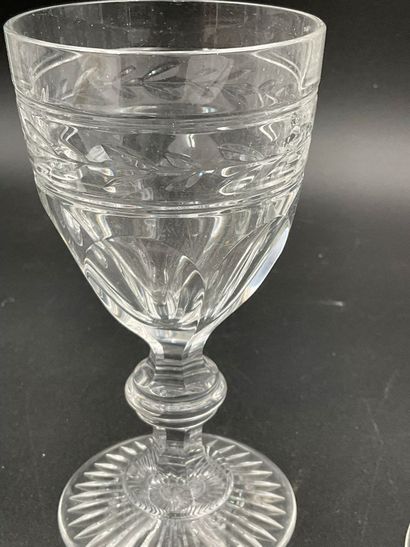 Six verres à vin en cristal de BACCARAT,...