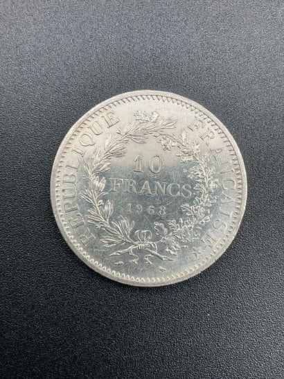 Argent: 10 francs Hercule 1968. Bel état...