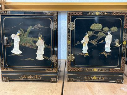China: a 4-door cabinet in lacquered wood...