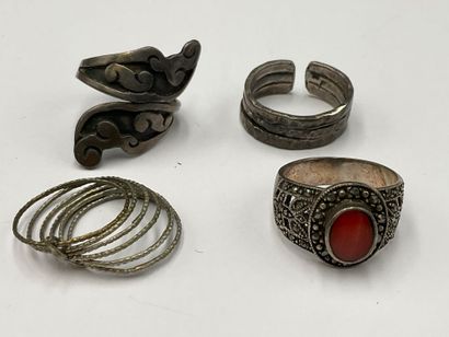 Bijoux en argent. Poids brut 213 grammes