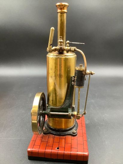 Machine à vapeur miniature à chaudière verticale...