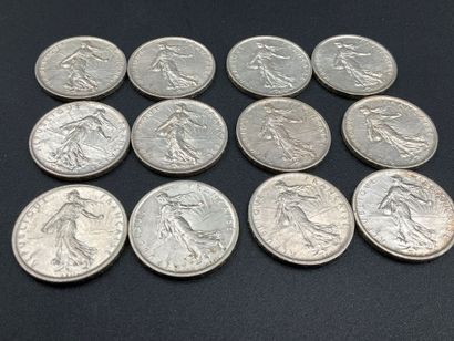 Argent: 12 monnaies de 5 frances 1960. Qualité...