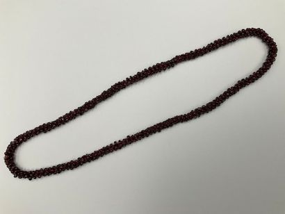 Braided GRENAT pearl necklace. Length 65...