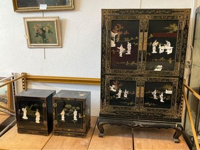 China: a 4-door cabinet in lacquered wood...