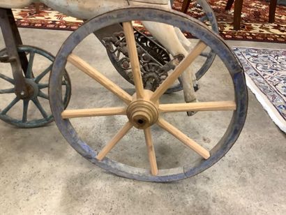 Tricycle en forme de cheval d’époque Napoléon...