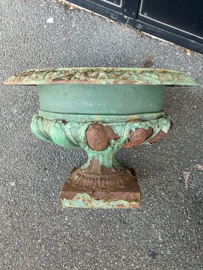 Pair of Medici vases in painted cast iron,...