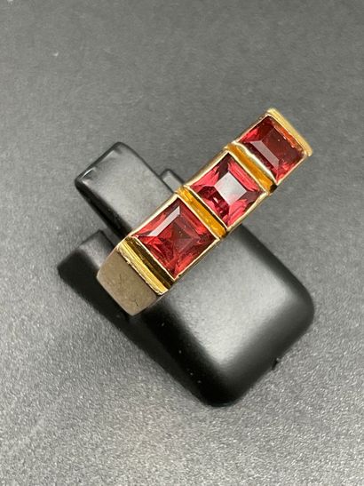 Ring in yellow gold 750 thousandths set with...