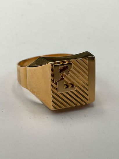 Chevalière in 750 thousandths yellow gold,...