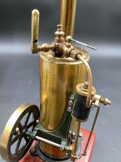 Machine à vapeur miniature à chaudière verticale...