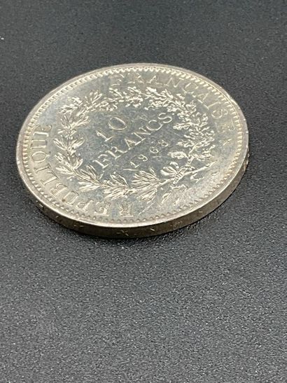 Argent: 10 francs Hercule 1968. Bel état...