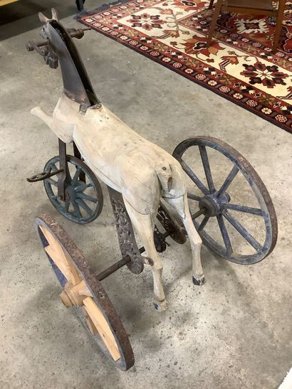 Tricycle en forme de cheval d’époque Napoléon...