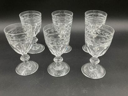 Six verres à vin en cristal de BACCARAT,...