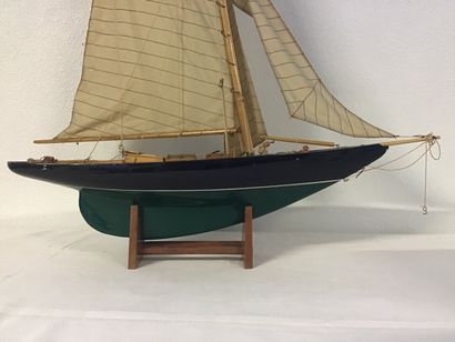 Maquette bois style Pen Duick, 76 cm de longueur...