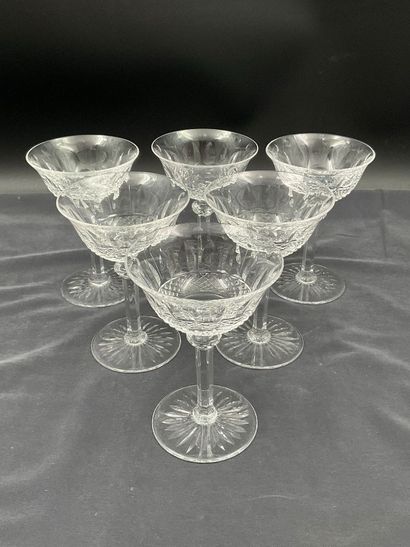 SAINT LOUIS, modèle Tommy, 6 coupes à champagne...