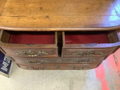 Autriche - Commode galbée en chène, fin 18ème...