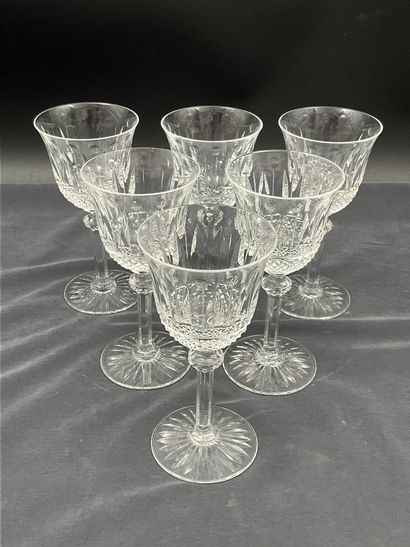 SAINT LOUIS, modèle Tommy, 6 verres à vin...