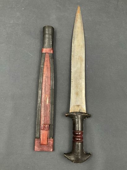 3 daggers, 44 cm, 28 cm, and 46 cm