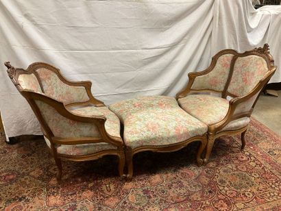 Une «Duchesse brisée», style Louis XV. 
Longueur...